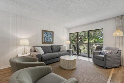 2112 Beach Wood