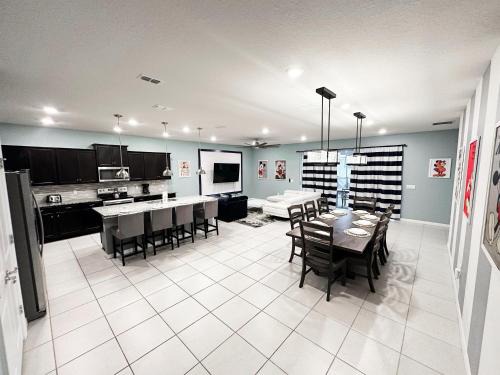 2127LC- Windsor Island Resort