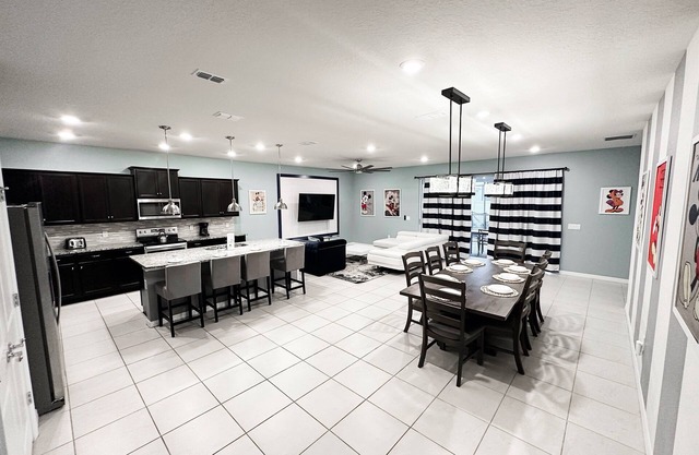2127LC- Windsor Island by RedAwning