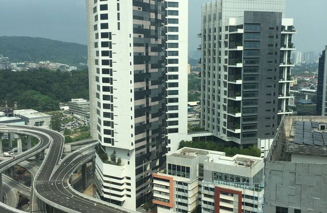 216 Cozy Studio @ Empire Damansara with WiFi & Netflix to chill