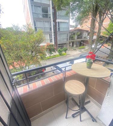 22 APARTAMENTO 3 habitaciones CON BALCON EN LAURELES ESTADIO