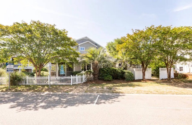 22 At the Beach, Lucky Enough.