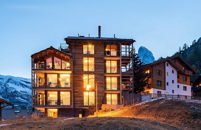 22 Summits Apartments