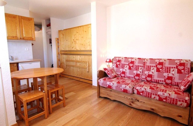 220m from ski slopes, 3rd floor, tv, ski locker, 22m², Alpe d'Huez