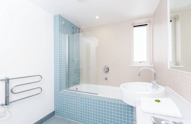 23 Kew Bridge Court - 2 bedroom apartment