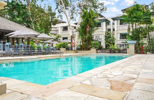 235 Temple Tranquility: Triton Retreat- Luxury Studio in Palm Cove | Private Stay with Resort Pools & Balcony