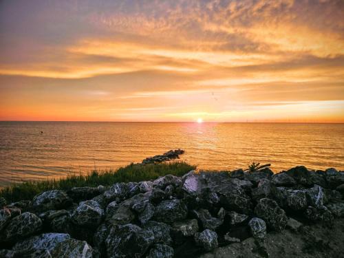 238 Stunning IJsselmeer View - 365 Days Watersport & Kite Fun