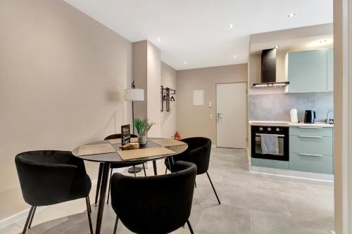 24-7 Living - Unna Central City Apartments