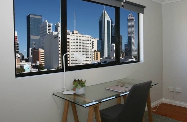 24 Perth City: Penthouse City Delight