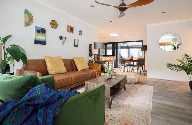 24 Something Special 3BR 2BA & Parking