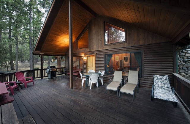 (24) Wawona Cabin at The Redwoods In Yosemite