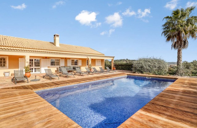 240 m² Villa ∙ 4 bedrooms ∙ 8 guests