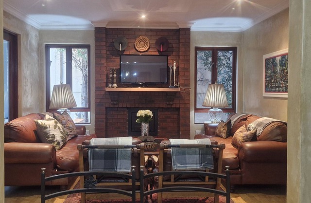 247The Residence - 4 Centrally located Private Suites in a secure leafy surbarb