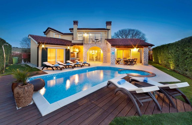 250 m² Villa ∙ 3 bedrooms ∙ 8 guests