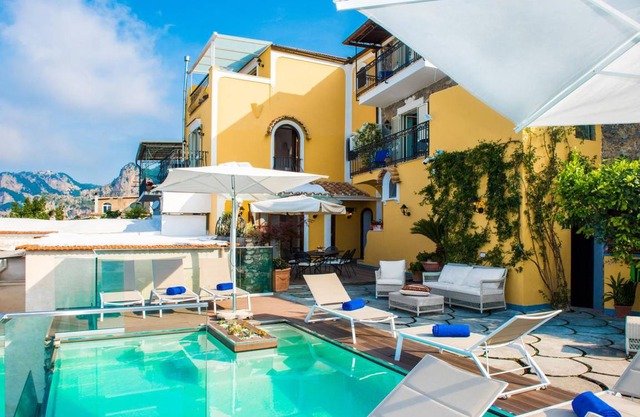 250 m² Villa ∙ 5 bedrooms ∙ 10 guests