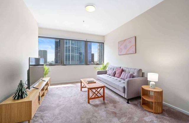 250E Apartments - CBD Home Base for 3 on Elizabeth