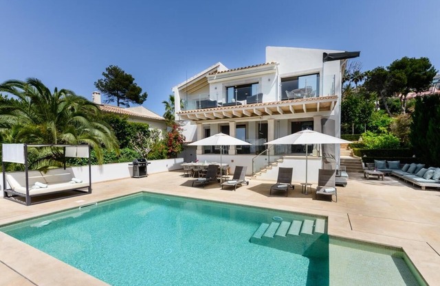 2550 Villa in Santa Ponsa Nova with dream views