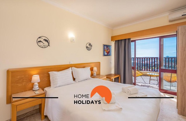 #256 Sea & Sun View by Home Holidays