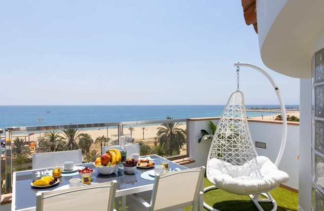 25km From Barcelona Front beach apartment.mat17