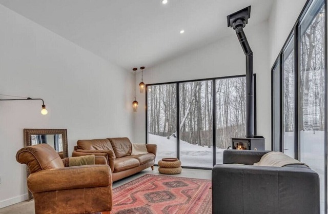 265 Libellules NEW · Romantic Getaway Cottage with Hot Tub