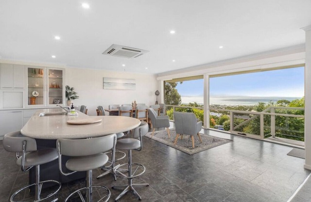 28 Jackson Way · Picture Postcard, Dromana