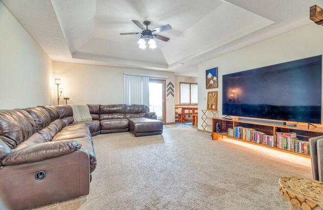 2805 N Summit Ave · Relax at the Summit - 3bd, 2b
