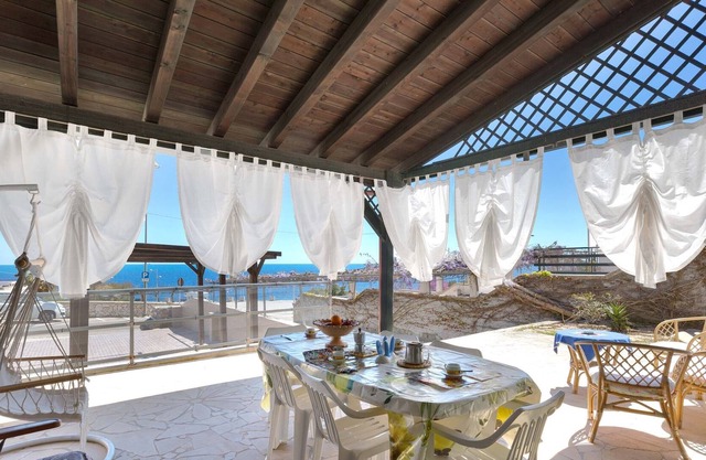 2910 Casa Botte by BarbarHouse