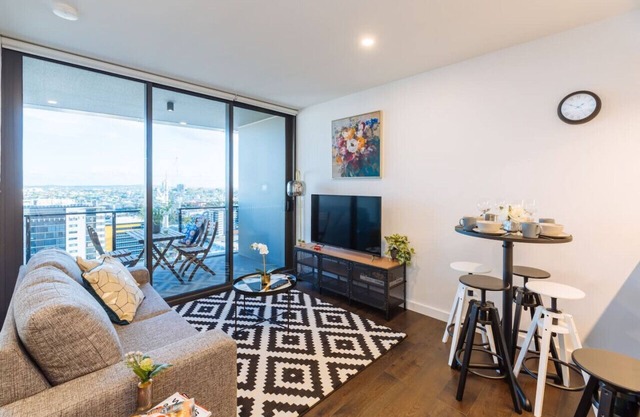 2BD Apt W/Spectacular City Views/Free carpark