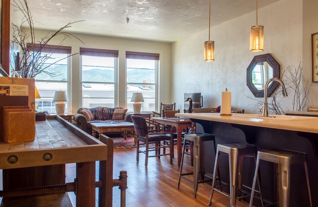 2bd Loft in Historic Grants Pass # 119