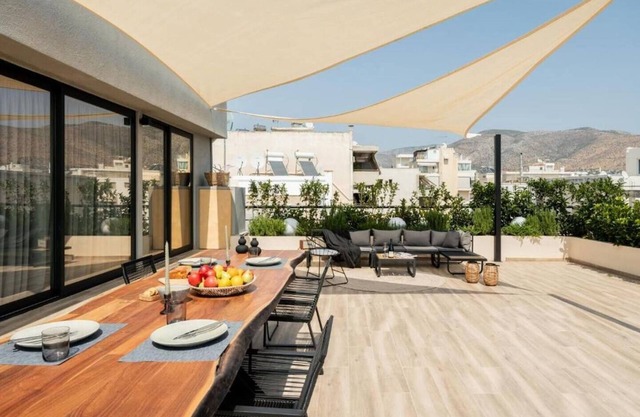 2BD Penthouse Sea View Luxury Apartment