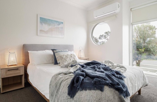 2Bdrm Beachside Town House with Ocean Views