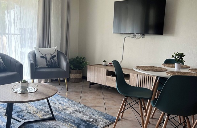 2bed 2bath Aprtmnt in Peaceful Complex! Close to Lanseria Airport!