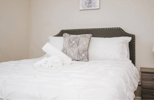 2Bed 2bath Luxury Bay Resort Wifi+Pool+FreeParking