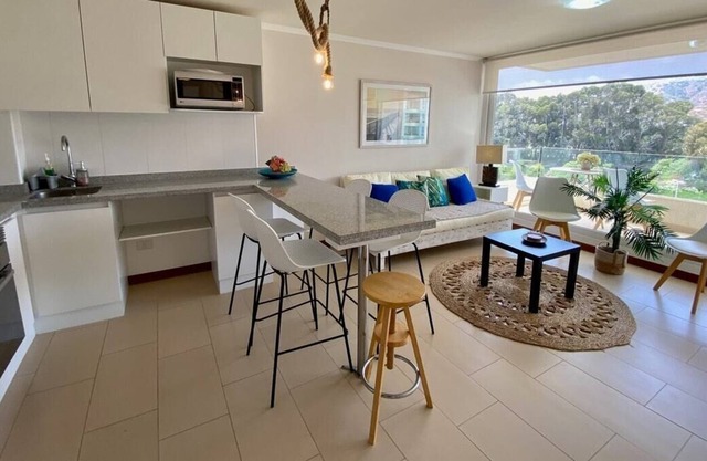 2BR/2BA Modern Apartment - Papudo Lagoon