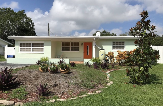 2BR+2BA PET FRIENDLY HOME w/ BACKYARD OASIS