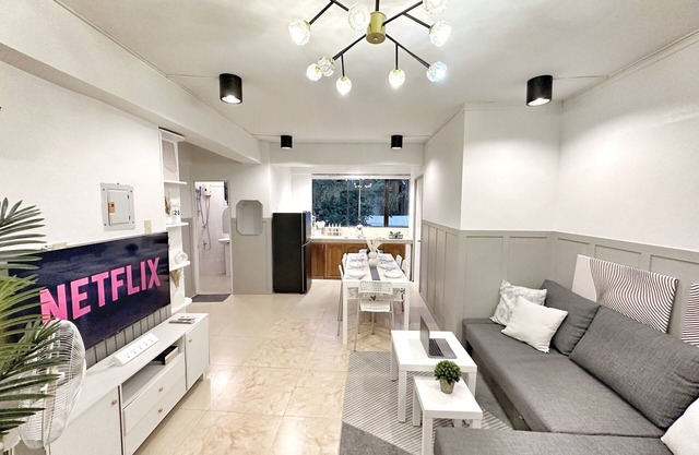 2BR Apartment w/Kitchen+Dining+Living Room/30 Seconds walk to the White Beach