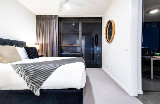 2BR City View Service Apt w Balcony @ Premier Lifestyle South Bank Brisbane