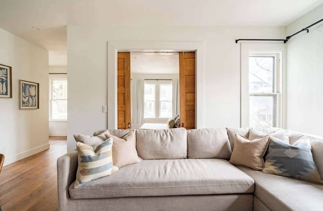 2BR Flat - Walk to NW 23rd Shops & Cafes
