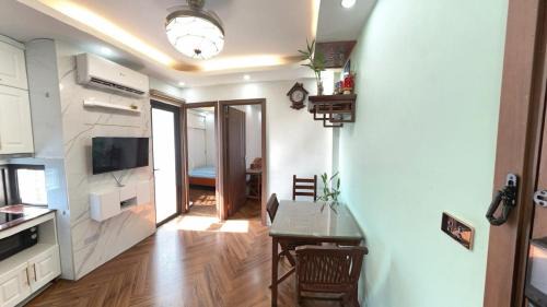 2BR Getaway By Train Street