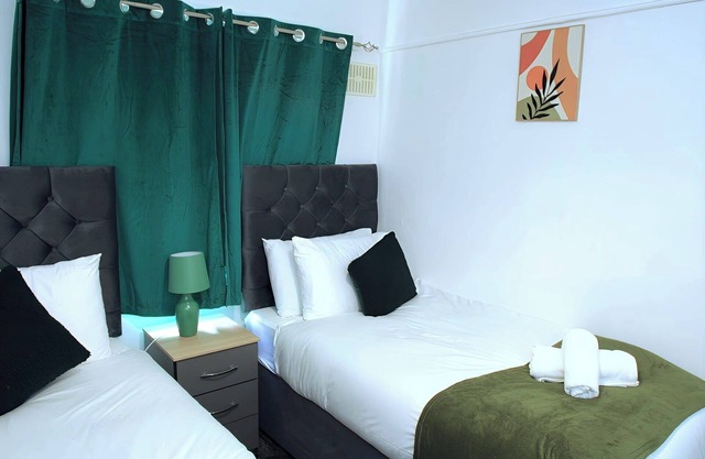 2Br House, Sleeps 5, Parking, Contractors&Families