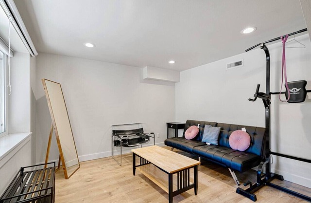 2BR Lower Unit w/Hot Tub | Steps from Green Lake
