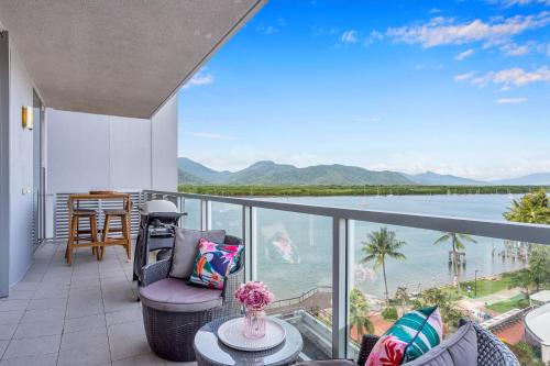 2BR Marina Getaway at Harbour Lights Cairns