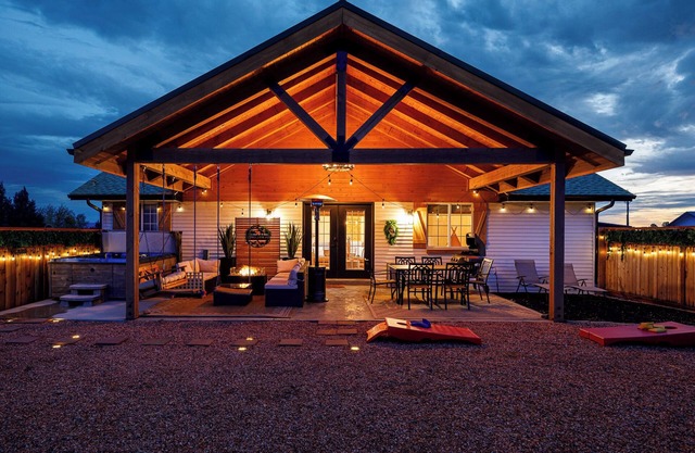 2BR Retreat Near Zion Bryce Wave: Hot Tub + Views!