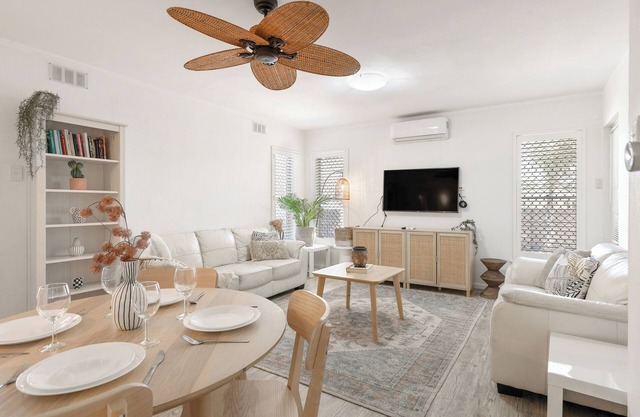 2BR Rockingham Beach Retreat