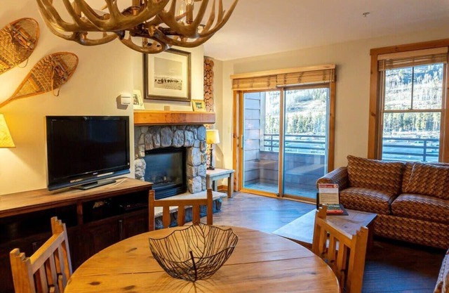 2BR Ski-In/Ski-Out Keystone Condo-Walk to Slopes!
