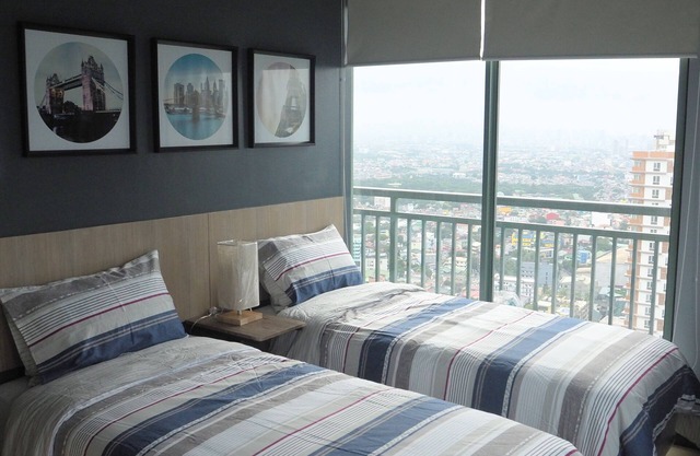 2BR Spacious Executive Corner Suite, with Stunning Views, near Shangri-La
