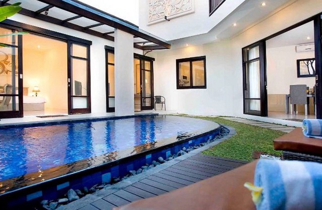 2BR Standard Villa in Kuta, Large pool along with a garden, the perfect getaway!