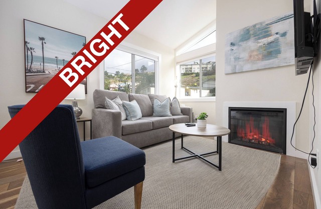 2BR townhome 3mins from Beach!