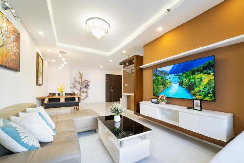 2br-Vibrant Home-Sunrise North-D7-Hana's Apart