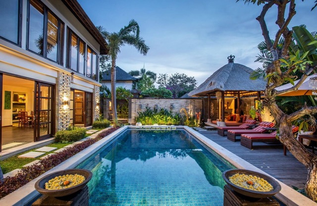 2BR Villa - A few steps away from the famous Petitenget Beach!
